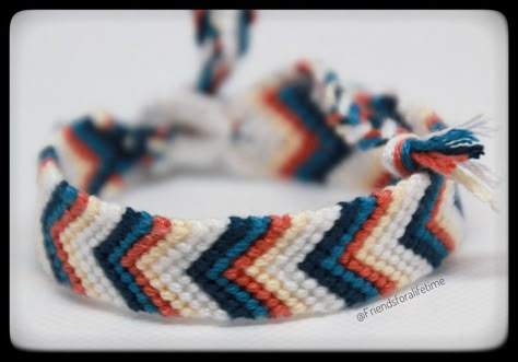 Colorful Handmade Cotton Knotted Chevron Striped Herringbone - Etsy Freindship Bracelets, Bracelets Beach, Chevron Friendship Bracelets, Bracelet Colors, String Bracelet Patterns, Friendship Bracelet Patterns Easy, Cute Friendship Bracelets, Homemade Bracelets, Thread Bracelet