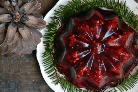 cranberry mold Cranberry Mold, Jello Mold Recipes, Gelatin Salad, Cranberry Jello, Gelatin Molds, Retro Desserts, Perfect Mashed Potatoes, Canned Tomato Soup, Seeing Is Believing