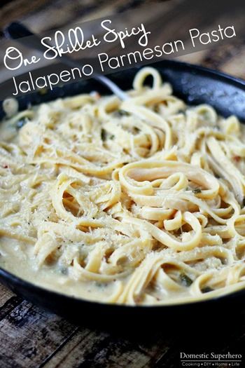 One Skillet Spicy Jalapeno Parmesan Pasta final Basil Pasta Recipes, Spicy Thai Noodles, Best Pasta Dishes, Spicy Pasta, Cajun Pasta, Tomato Basil Pasta, Spicy Cheese, Thai Noodles, Parmesan Recipes