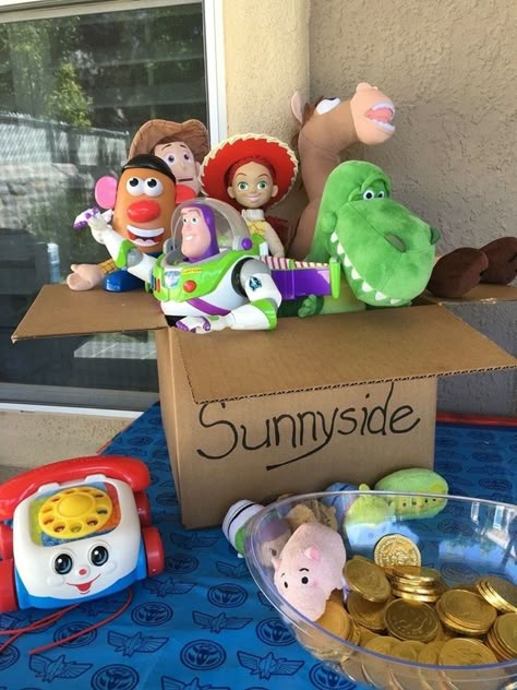 You Story Party Decor, Toy Story Party Dessert Table, Woody 2nd Birthday Party, Toy Story Party Table Setting, Toy Story Birthday Table Ideas, Toy Story Snack Table, Toy Story Cake Table, Toy Story Candy Table Ideas, Toy Story Table Centerpieces