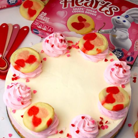 Valentine's Day Pillsbury Sugar Cookie Cheesecake Pillsbury Cheesecake Recipes, Sugar Cookie Cheesecake, Pillsbury Cookies, Pillsbury Sugar Cookies, Valentines Day Sugar Cookies, Sugar Cookie Crust, Homemade Cheesecake, Cheesecake Cookies, Food Dye