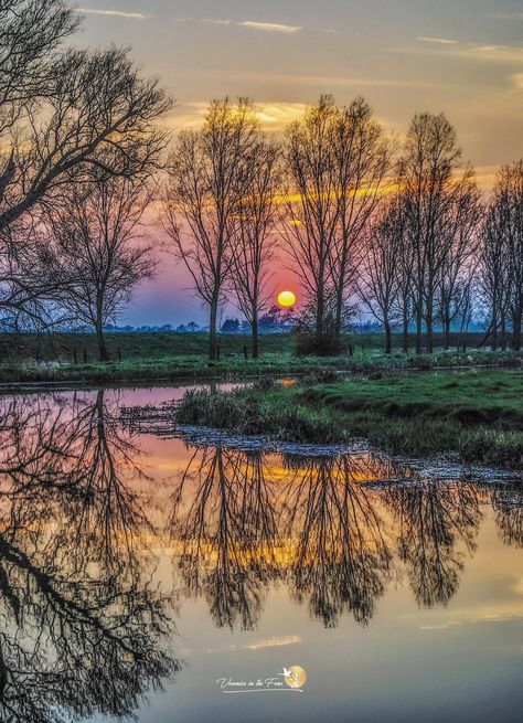 England At Night, Dusk Court, Cambridgeshire England, Dusk Till Dawn, Cool Books, England Uk, Good Friday, Sunrise Sunset, All Time