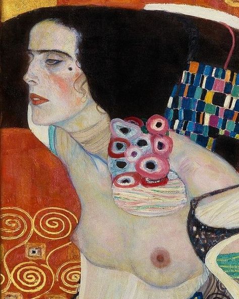 DAILY PAINTINGS WITH EMIL on Instagram: "When Gustav Klimt painted Judith I (second picture to the left) it shocked the world. To see the Biblical figure, the pious Jewish widow Judith, painted like she was taking pleasure in beheading Holofernes was really too much for 1901's Vienna. Still, eight years later Klimt returned to the motif and painted the lesser known Judith II. This time it feels like the orgasmic facial expression is gone and the expression is more, hmm, indifferent or blasé. Wh Klimt Judith, Art Klimt, Gustav Klimt Art, Klimt Paintings, Klimt Art, Framed Oil Painting, Paintings Art Prints, Handmade Oil, Detail Art