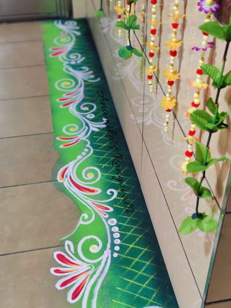 Rangoli Well, Boundary Rangoli Design, Aesthetic Rangoli, Kolam Border, Rangoli Big, Traditional Rangoli Design, Flower Wall Decor Diy, Welcome Rangoli, Border Rangoli Designs