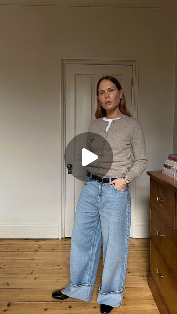 Jessie Bush on Instagram: "A tried and true formula; and for good reason. The perfect @marksandspencer white t, which I’m cursing myself for not buying multiples of, a really very lovely cashmere cardi, and wide-leg jeans, which I decided to cuff rather than hem (price of being 5’3 with short legs) #denimthatgetsyou AD" Cuff Wide Leg Jeans, How To Hem Wide Leg Jeans, How To Cuff Wide Leg Jeans, Outfits Frühling, Jessie Bush, White Wide Leg Jeans, Wide Leg Jeans Outfit, Mom Jeans Outfit, White Platform