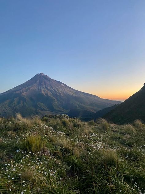 Wild Life Aesthetic, Travel Core Aesthetic, New Zealand Travel Aesthetic, Mount Aesthetic, Nz Aesthetic, Mountain Core, New Zealand Aesthetic, Mountain Hiking Aesthetic, Hike Aesthetic