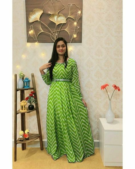 Gown Designs, Churidar Designs, Designer Kurti Patterns, Frock For Women, Long Kurti Designs, Kurta Neck Design, Long Dress Design, Indian Gowns Dresses, Kurti Designs Party Wear