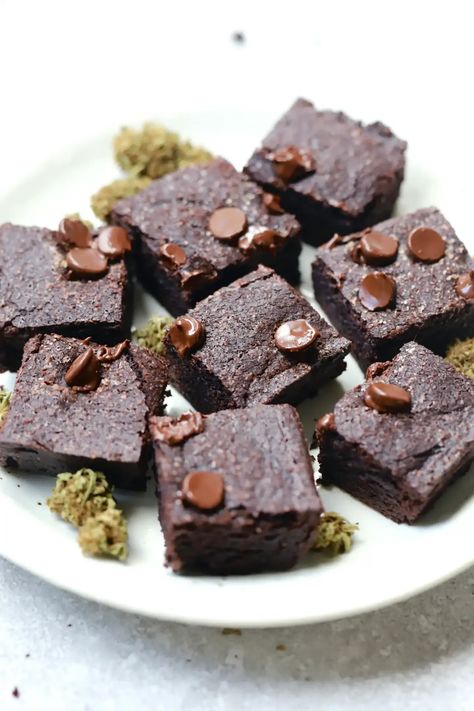 Low Fat Brownies, Best Vegan Brownies, Low Fat Desserts, Vegan Brownie, Brownie Recipe, Vegan Treats, Vegan Sweets, Food Processor, Chocolate Brownies