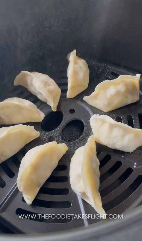 Air-Fried Dumplings with Gochujang Mayo - The Foodie Takes Flight Gochujang Mayo, Korean Vegetables, Vegetable Dumplings, Frozen Dumplings, Fried Dumplings, Vegan Mayo, Vegetarian Chili, Vegan Condiments, Sesame Oil