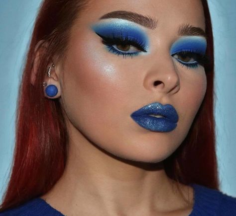 Neon Makeup Ideas, Quinceanera Makeup, Exotic Makeup, Blue Makeup Looks, Nice Face, Blue Lipstick, Neon Makeup, Theatrical Makeup, Hot Makeup