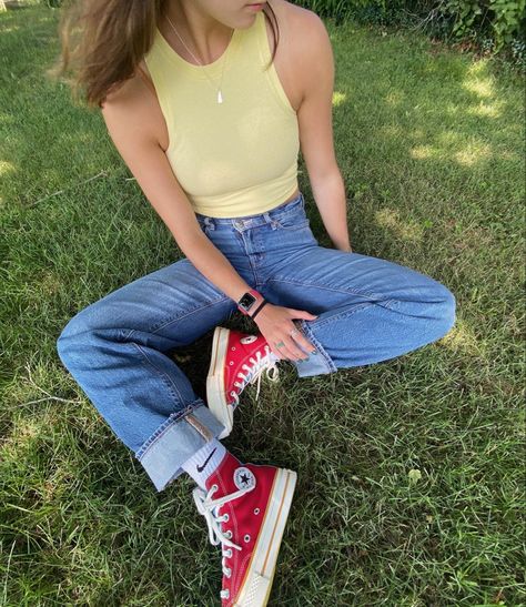 How To Style Red Converse Outfits, Red Chucks Outfit, Chuck 70 Outfit, Chucks Outfit, Red Converse Outfit, Red Chucks, Chuck 70s, Converse Outfits, Converse Outfit