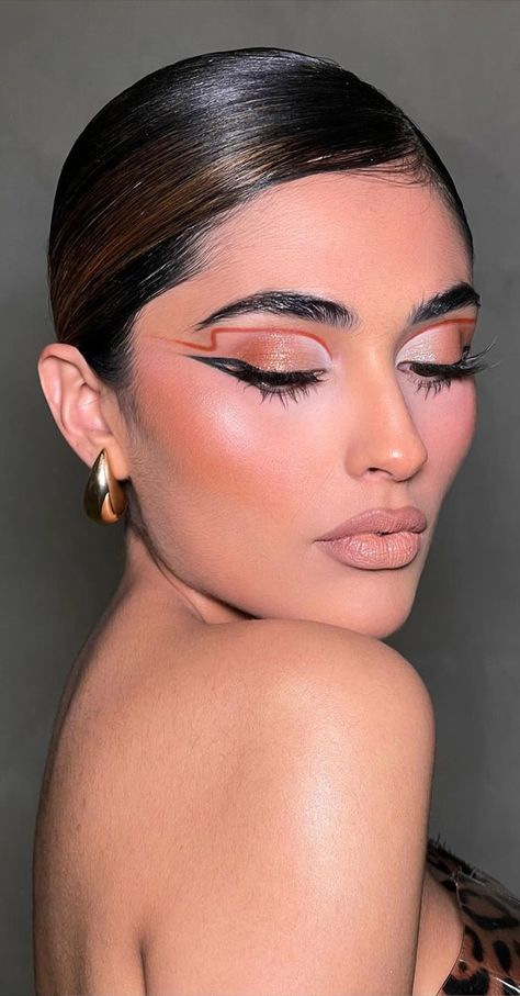 colourful makeup ideas, Coachella makeup look, Glastonbury makeup look, music festival makeup, music festival makeup look, makeup look, vibrant makeup look, summer make up look, bright makeup look, graphic makeup look Uk Makeup Looks, Elegant Makeup Style, Music Festival Makeup, Colourful Makeup, Exotic Makeup, Coachella Makeup, Bollywood Makeup, Vibrant Makeup, Bright Makeup