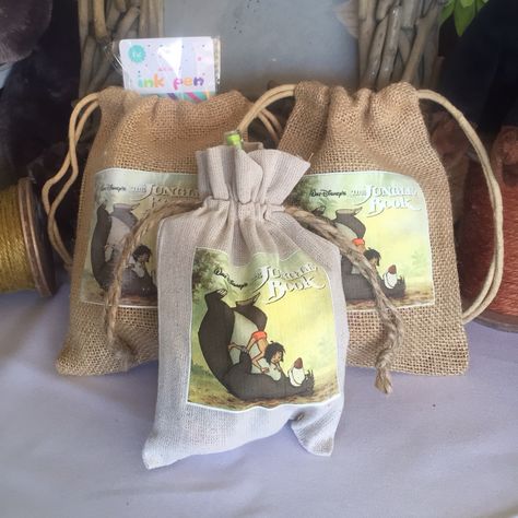 Jungle Book goodie bags https://www.facebook.com/fiestaalugueis/ Mowgli Theme Birthday Party, Jungle Book Theme, Jungle Book Birthday Party Decorations, Jungle Book Party Games, Jungle Book Birthday Party, Jungle Book Birthday, The Jungle Book Baloo, Monkey Party Ideas, Jungle Book Party