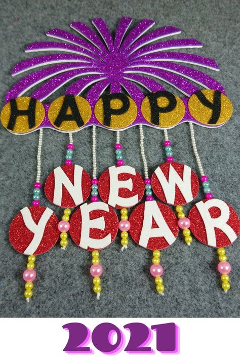 Happy New Year School Decoration, Happy New Year Board Decoration, Happy New Year Craft, Education Assistant, News Years Crafts For Kids, Soft Board Decoration, Diy Crafts For School, Easy Greeting Cards, 2023 Ideas