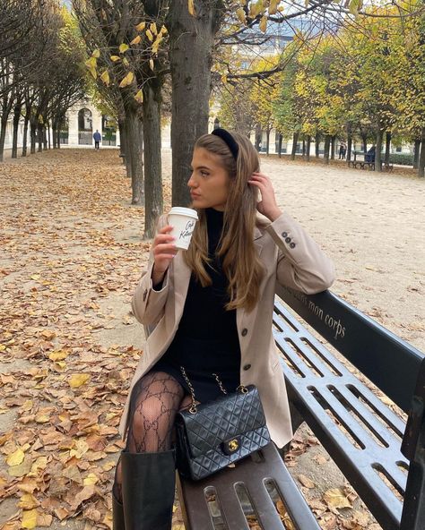 Grace Foley Outfits, Grace Foley, Mantel Outfit, Parisian Aesthetic, Europe Outfits, Paris Outfits, Neutral Fashion, French Girl, Winter Fashion Outfits