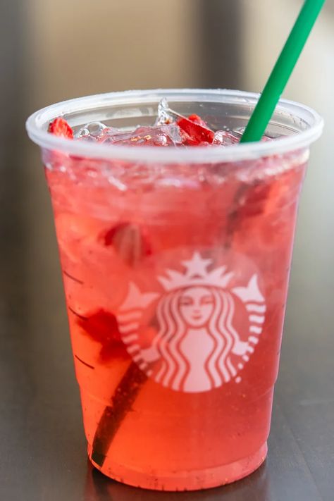 Starbucks Strawberry Acai Refresher Copycat - Coffee Levels Starbucks Strawberry Lemonade Refresher, Starbucks Strawberry Refresher, Sugar Free Starbucks Drinks, Starbucks Strawberry Acai, Lemonade Refresher, Strawberry Refresher, Starbucks Copycat Recipes Drinks, Starbucks Drinks At Home, Starbucks Strawberry Acai Refresher