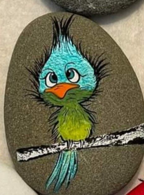 Painted Animals On Rocks, Pet Rock Painting Ideas, Animal Rock Painting Ideas, Bird Painted Rocks, Rock Painting Birds, Hand Painted Rocks Ideas, Rocks To Paint, Rock Crafts Diy, Elspeth Mclean