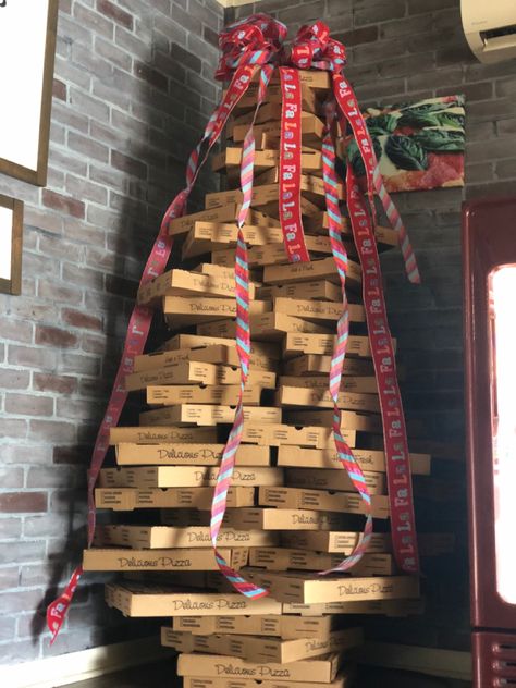 Christmas tree for a pizza restaurant made out of boxes Pizza Box Christmas Tree, Pizza Christmas Tree, Pizza Boxes, Pizza Restaurant, Pizza Hut, Tree Shapes, Christmas Box, Christmas Diy, Pizza