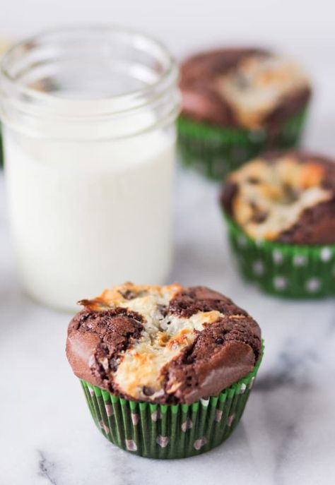 Cream Cheese Brownie Cupcakes are made from boxed brownie mix. So easy and delicious! Cream Cheese Brownie, Brownie Mix Recipes, Cheese Brownies, Cream Cheese Brownies, Carrot Cake Cupcakes, Brownie Cupcakes, Cheesecake Brownies, Brownie Mix, Brownie Recipes