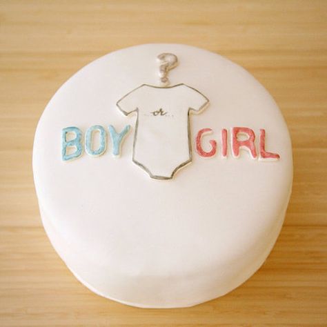 Reveal the Gender Hgtv Design, Pink Icing, Gender Party, Pink Frosting, Baby Planning, Gender Reveal Cake, Future Children, Shower Bebe, Baby Gender Reveal