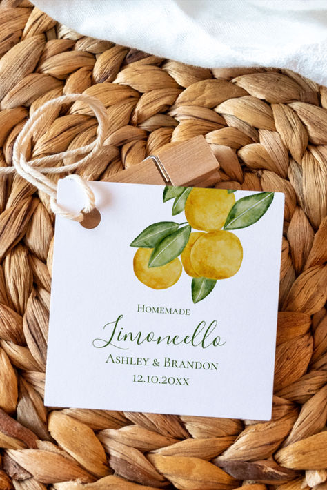 Unique Summer Wedding Favor Idea: Bottles of Homemade Limoncello with These Custom Lemon Gift Tags Limoncello Gift Ideas, Summer Wedding Favors, Homemade Limoncello, Wedding Favor Gift Tags, Lemon Watercolor, Free Printable Gift Tags, Wedding Favor Tags, Botanical Watercolor, Gift Tags Printable