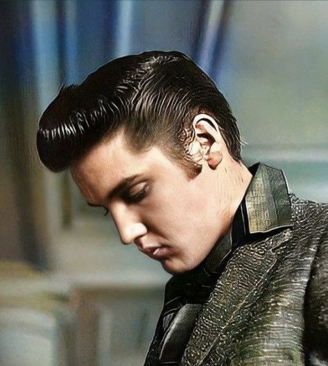 Elvis Hairstyle, Elvis 1950s, Elvis Presley Hair, 1950 Hair, Brylcreem Hairstyles, Greaser Hair, Young Elvis, Rockabilly Hair, Nordic Tattoo