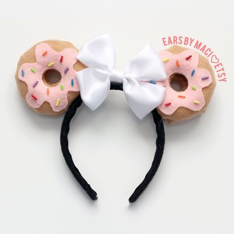 Super cute donut inspired Minnie ears! Its perfect for a day at Disneyland and looks amazing in photos. Youre sure to receive compliments with these pair of ears! Perfect for both children AND adults One-size-fits-all Looks great in pictures and with any outfit! Highly recommend putting Donut Theme Party, Donut Themed Birthday Party, Diy Disney Ears, Disney Ears Headband, Disney Diy Crafts, Diy Mickey Ears, Disney Minnie Mouse Ears, Donut Birthday Parties, Disney Mickey Ears