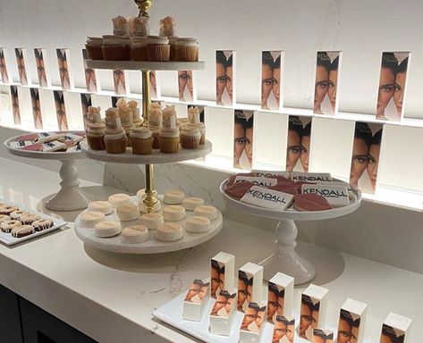 Skincare Launch Event Ideas, Angel Poses, Kylie Cosmetics Store, Product Launch Party, Kardashian Party, Event Ideas Creative, Business Launch Party, Launch Event Ideas, Pr Event