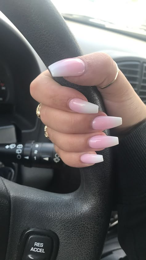 Pink And White Acrylic Nails, Coffin Nails Pink, Nails Pink And White, Latest Nails, Fresh Nails, Colors Nails, Unghie Sfumate, Metallic Nail, Prom Nail