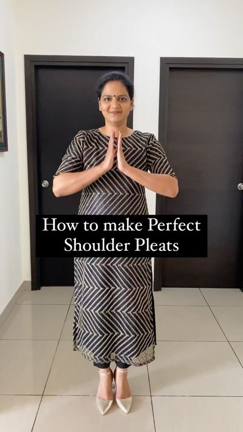 shikhaagarwalmakeup on Instagram: How to make perfect pre shoulder pleats!!! And time saving too!! Pegs: @drape_divaa #sareedraping #tipsandtricks #sareedrapist… How To Pre Pleat Saree, Pleats Techniques, Pleated Saree, Dressing Ideas, Pleated Drapes, Drape Saree, Satin Saree, Organza Saree, Time Saving