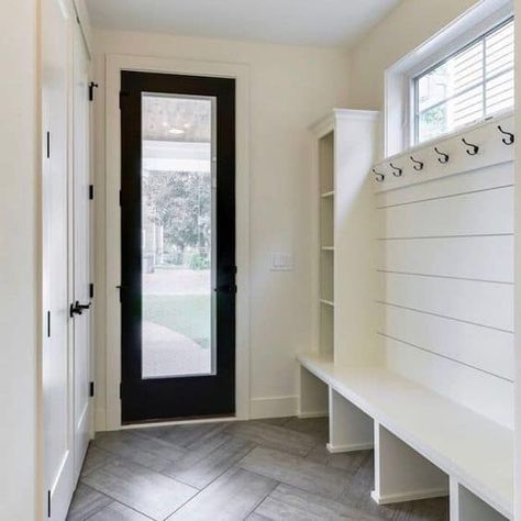 Mudroom with Cubbies and Black Door Mudroom Ideas Modern, Mudroom Plans, Diy Mudroom Ideas, Modern Mudroom, Modern Door Design, Mudroom Addition, Mudroom Cubbies, Mudroom Remodel, Door Design Ideas