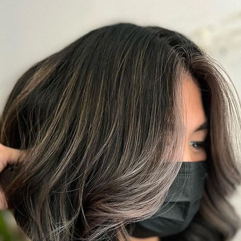 Lyss ✨ NJ Hair 🌊 NYC Hair on Instagram: "Balayage or foilayage?
What’s the difference anyway??

✨BALAYAGE✨
• gentle lift through 1-4 levels 
• on dark hair- will more often then not  produce warm results
• can be more efficient at generating a lot of brightness in one session, but not necessarily the most lift
• best for a sunkissed look

✨FOILAYAGE✨ 
• better technique for lifting dark, stubborn, or color treated hair, lifts 4-10 levels 
• more control over placement- but not always as efficient if trying to achieve full saturation blonde ends
• best for high contrast blends

For this look we used foilayage! Ask me if you have any questions or want to know what service is best for you.

#haireducation#foilayage#njfoilayage#njhair#njsalon#solawayne#foilayageon darkhair#balayageondarkhair# High Lift Color On Dark Hair, Sunkissed Look, Blonde Ends, Color Treated Hair, Treated Hair, High Contrast, Dark Hair, Balayage, Blonde