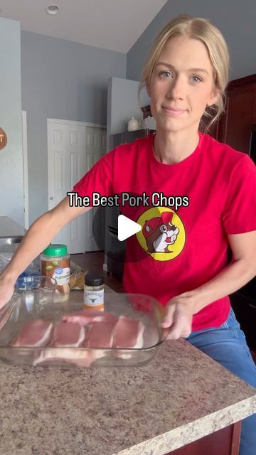 Pork Chops For Dinner, How To Make Pork Chops In The Oven, Oven Baked Pork Chop Recipe, Easy Pork Chop Recipes In Oven, Pork Chop Meal Prep, Frying Pork Chops, Recipes With Pork Chops, Panko Crusted Pork Chops, Center Cut Pork Chop Recipes