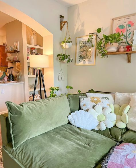 Pink Green Living Room Ideas, Green And Pink Aesthetic Room, Flower Themed Living Room, Pink Green Apartment, How To Make A Small Living Room Look Big, Girly Apartment Ideas Living Room, Taylor Swift Apartment, Green Apartment Aesthetic, Green And Pink Living Room