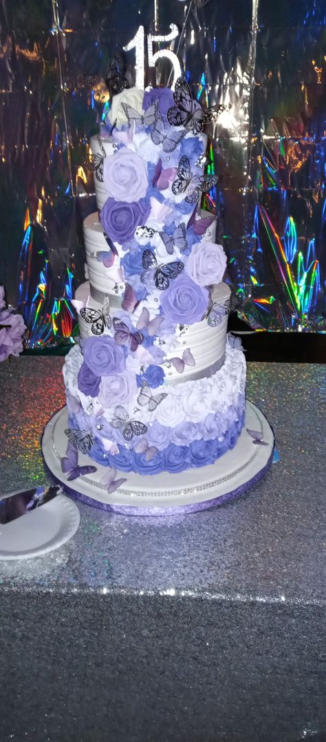 Lilac Butterfly Quinceanera Cake, Sweet 16 Dresses Purple Butterfly, Purple Quinceanera Decor, Butterfly 15 Cake, Purple Butterfly Quinceanera Theme Cake, Quince Decorations Purple Butterfly, Quince Decorations Simple, Lilac Quince Cake, Light Purple Sweet 16 Decorations