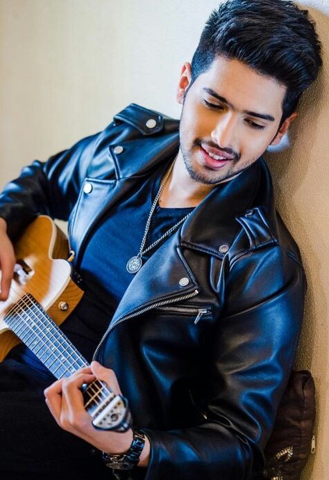 Arman Malik, Singer Talent, Bollywood Men, Armaan Malik, Trendy Music, Atif Aslam, Best Feeling, Handsome Guys, Cute Images With Quotes