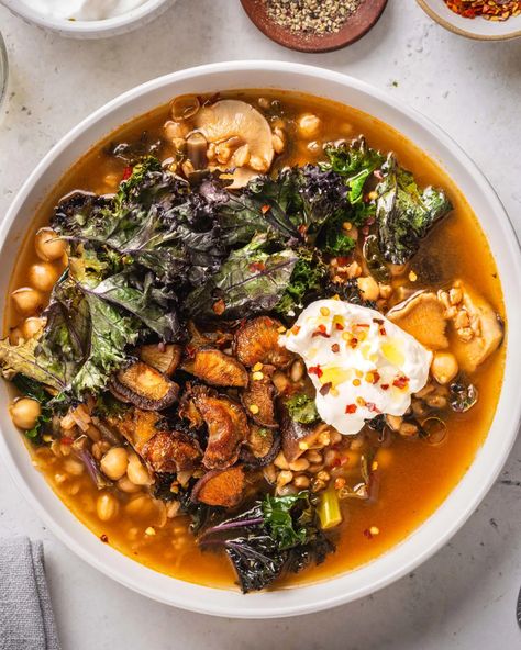 Toasted Grain Soup with Crispy Mushrooms and Kale | Kitchn Food Arrangement, Crispy Mushrooms, Kale Mushroom, Best Mushroom Recipe, Veggie Muffins, Oat Bowls, Pasta Dinners, Vegetarian Soup, Canned Chickpeas