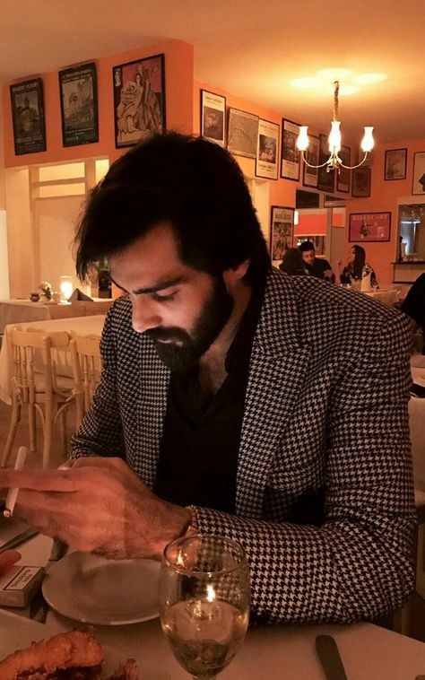 Hasnain Lehri, Drake Fashion, Samantha In Saree, Beard Boy, Iranian Beauty, Gentleman Aesthetic, Handsome Celebrities, Handsome Arab Men, Kurta Men