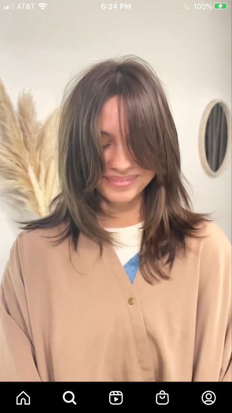 Soft Shag Straight Hair, Mid Length Haircut For Round Faces, Face Framing Layers Mid Length, Shoulder Length Face Framing Layers, Short Face Framing Layers, Short Hair Face Framing, Straight Hair Cuts, Face Frame, Medium Short Hair