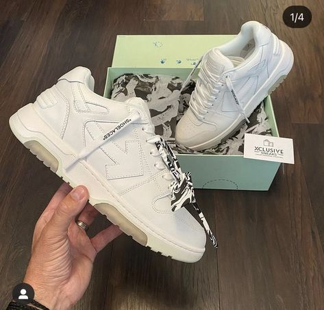 Off White Shoes Aesthetic, Classic Off White Sneakers For Streetwear, Off White Sneakers, Off White Ooo Sneakers, Off-white Sneakers For Spring Streetwear, Nike Rosa, Off-white Sneakers For Streetwear, Crocs Boots, Off White Shoes