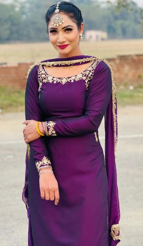 Navy Blue Punjabi Suit, Blue Punjabi Suit, Pink Salwar Suit, Punjabi Suit Salwar, Simple Suits, Suit Salwar, Punjabi Outfits, Muslim Women Hijab, Punjabi Suit