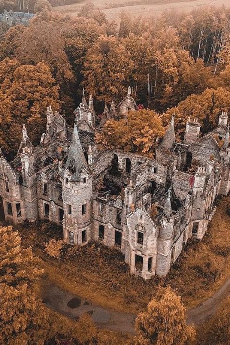 lababidisalah ⬅️ Follow for more! Dunalastair castle, Scotland. Tag a friend who would love to see this ? 🍁 👇

•
•
ᴊᴏɪɴ ᴏᴜʀ ᴛʀᴀᴠᴇʟ ᴄᴏᴍᴍᴜɴɪᴛʏ:
👉 @lababidisalah 🌎 Tree Mountain, Mountain Sky, Abandoned Castles, Plant Tree, Abandoned Mansions, Chateau France, Beautiful Castles, Abandoned Buildings, Abandoned Houses