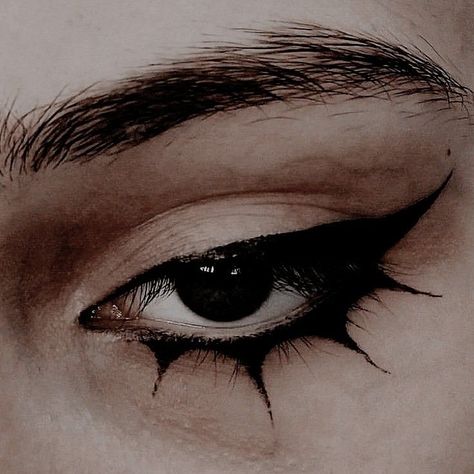 Makeup Emo, Stil Emo, Goth Eye Makeup, Halloweenský Makeup, Make Up Designs, Drag Make-up, Punk Makeup, Cute Eye Makeup, Výtvarné Reference