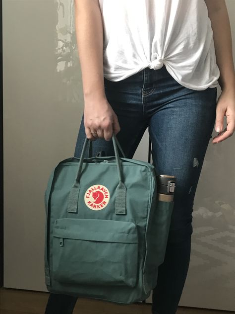 Kanken forest green bagpack kanken Kanken Forest Green, Green Kanken, Mochila Fjallraven Kanken, Kanken Mini, Backpack Outfit, Aesthetic Things, College Style, Green Outfit, College Fashion