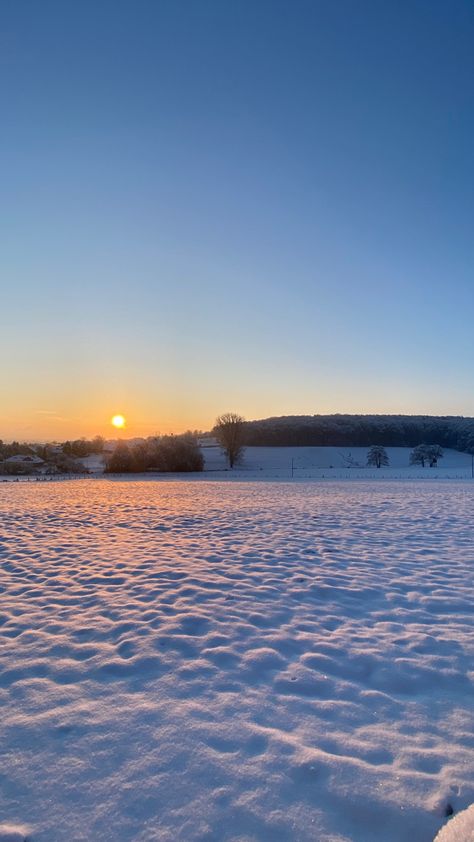 Snow Morning Aesthetic, Snow Day Pictures, Snow Morning, Snowy Sunrise, Snow Sunrise, City Lights Wallpaper, Sunrise Winter, Interior Concept Art, Winter Lovers