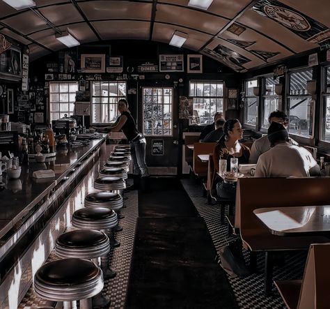 Small Town Mystery, Diner Aesthetic, Town Aesthetic, Small Town Romance, The Pretty Reckless, Aesthetic Lifestyle, Dark Paradise, Life Is Strange, Brown Aesthetic