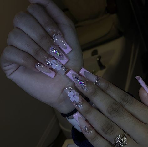 Latina Nail Inspired, Best Acrylic Nails Medium, Latina Acrylic Nails Medium, Latina Nails Medium Length, Nails Copy And Paste Latina, Summer Latina Nails, Latina Nails Medium, Medium Square Acrylic Nails Designs Pink, Black Latina Nails