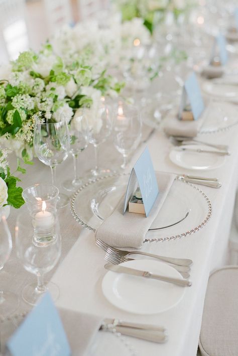 White And Green Color Palette, Classic Wedding Songs, Classic Wedding Ideas, Yellow Wedding Ideas, Dinner Party Settings, Green Tablescape, Table Coordinate, Outdoor Tent Wedding, Ojai Wedding