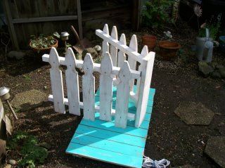 Hitch Cover Fence -cheap idea if using pallets or recycled fencing. Front Of Camper Landscaping, Camper Yard Ideas, Trailer Tongue Cover Ideas, Rv Hitch Cover Ideas, Camper Hitch Cover Ideas, Rv Fence For Dogs, Camping Dog Fence, Diy Camping Dog Fence, Diy Portable Dog Fence Rv Camping