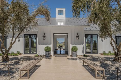 Napa Farmhouse, Fireplace Facing, California Home Design, Beach House Exterior, Napa Ca, Modern Farmhouse Exterior, Built In Grill, Guest Cottage, Outdoor Entertaining Area